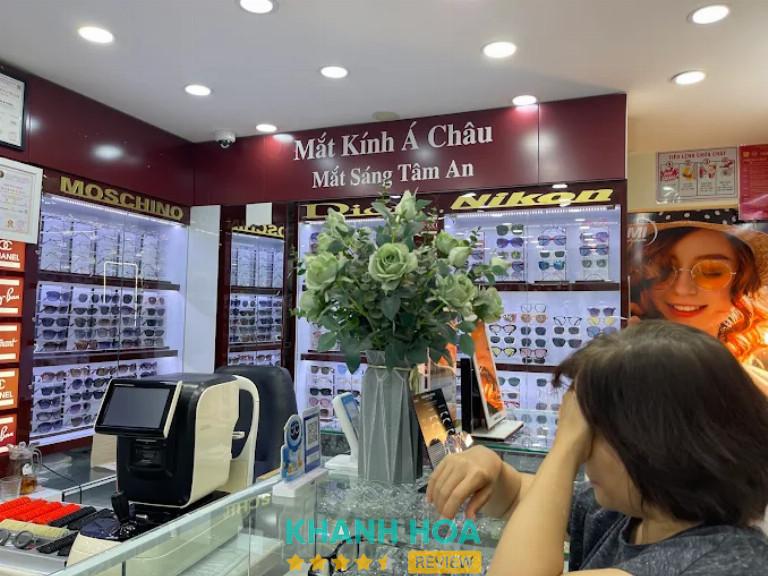 Mắt Kính Á Châu, Nha Trang