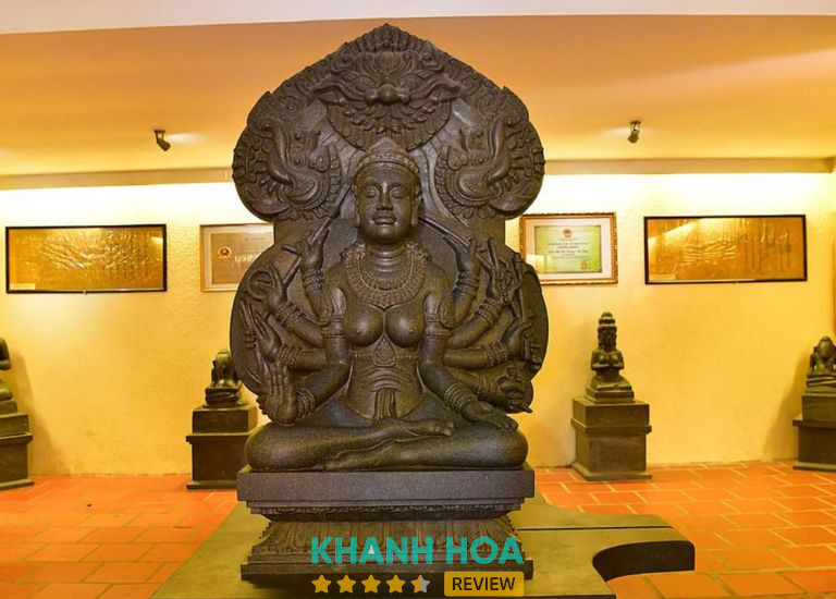 Tượng thờ Nữ thần Po Nagar bằng đá hoa cương đen nguyên khối quý hiếm