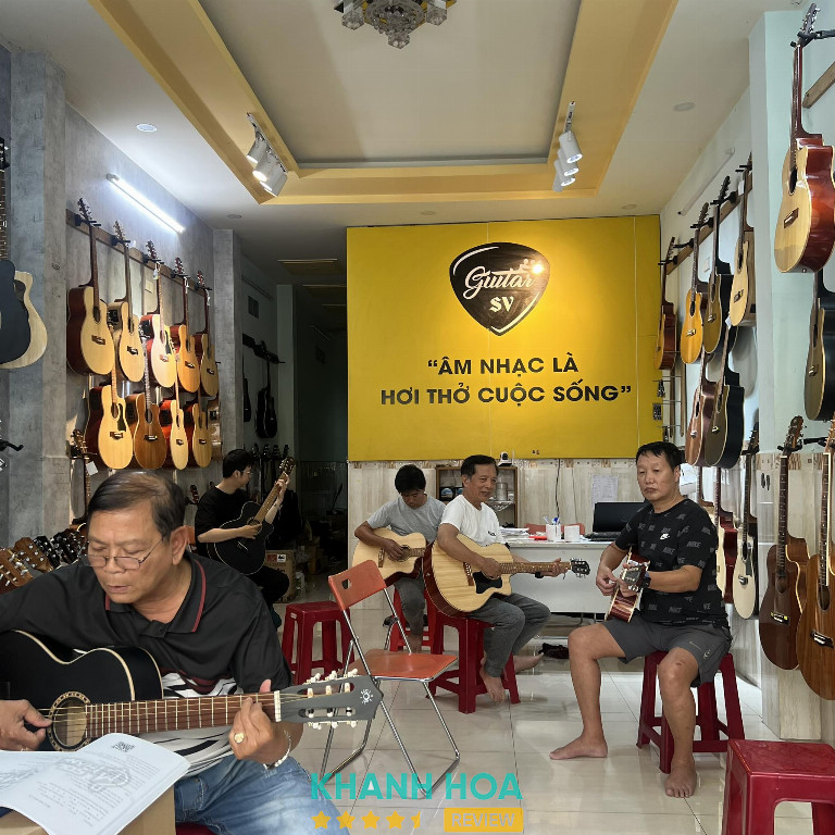 Shop Guitar Sinh viên Nha Trang - 42 Lạc Thiện