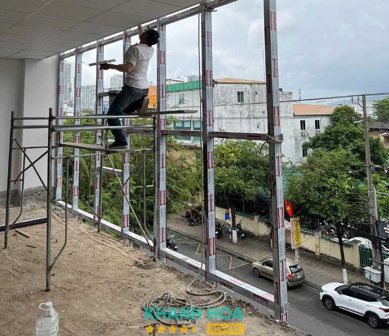 Đơn vị thi công nhôm kính tại Khánh Hòa - Việt Thành Window