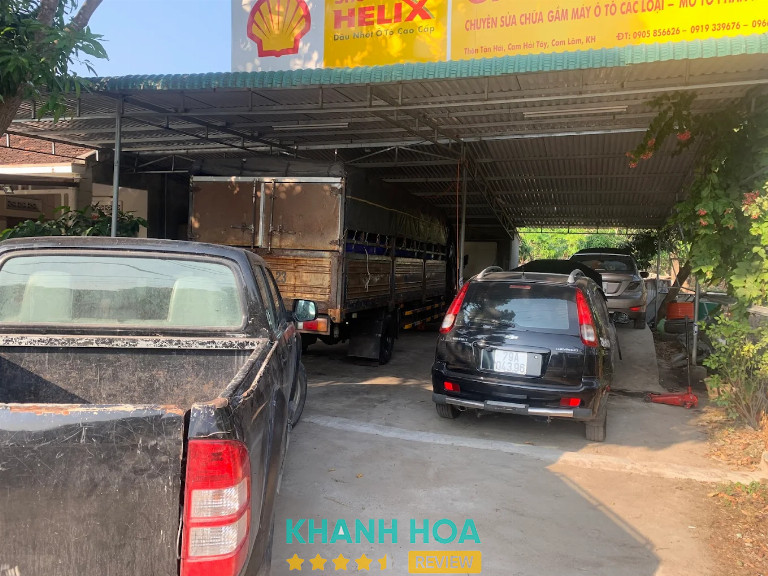 Garage Sửa Chữa Ô Tô Tý ở Cam Lâm