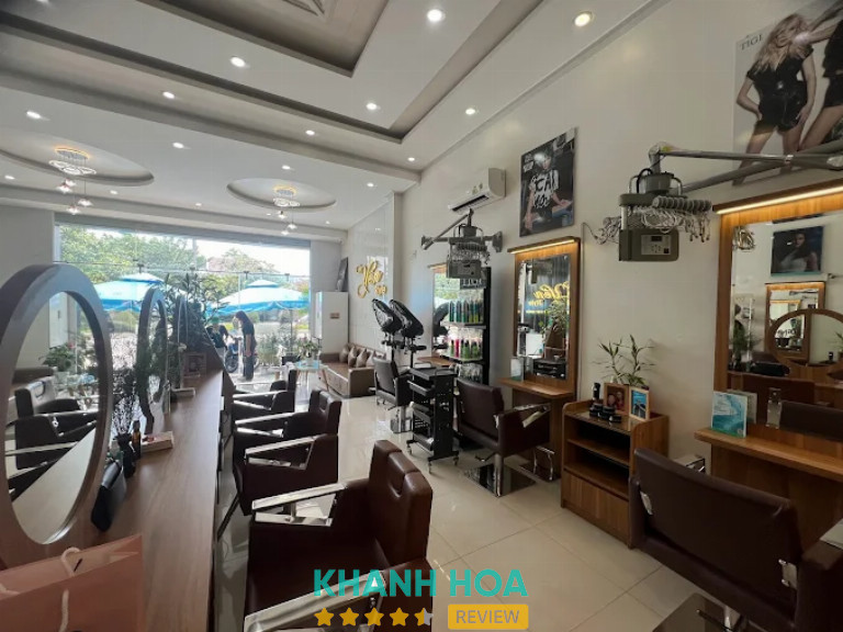 Yến Hair Salon, Cam Lâm