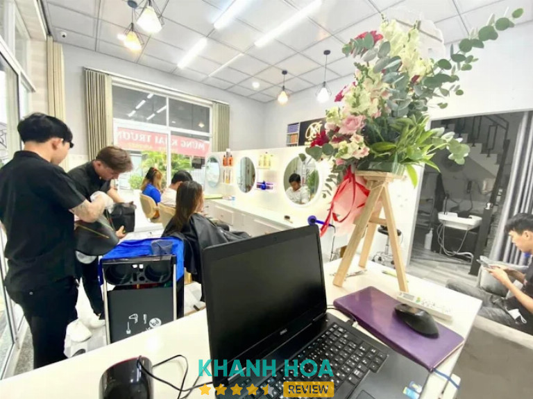 Hair Salon Nguyên Bùi, Cam Lâm
