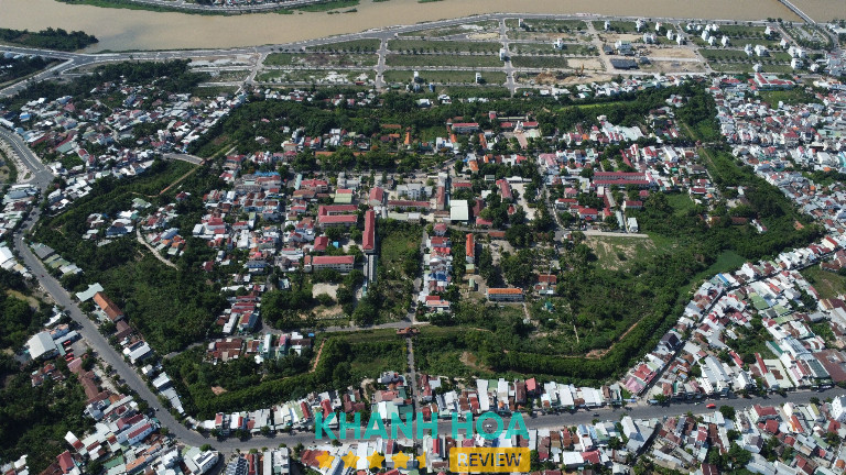 Thành cổ Diên Khánh nhìn từ trên cao hình lục giác