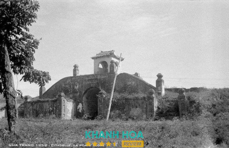 Ảnh xưa về thành cổ Diên Khánh (chụp năm 1952)