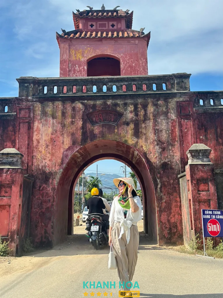 Bước ra từ thành cổ