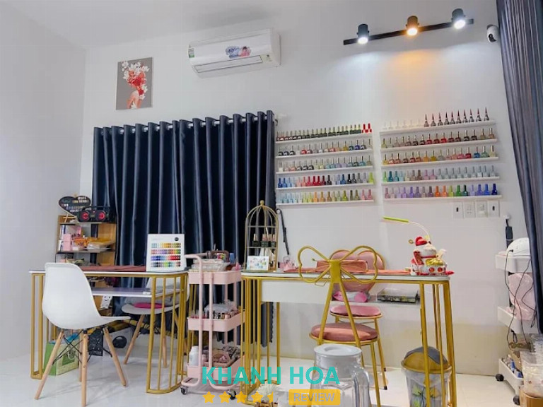Hiền Nail, Cam Lâm