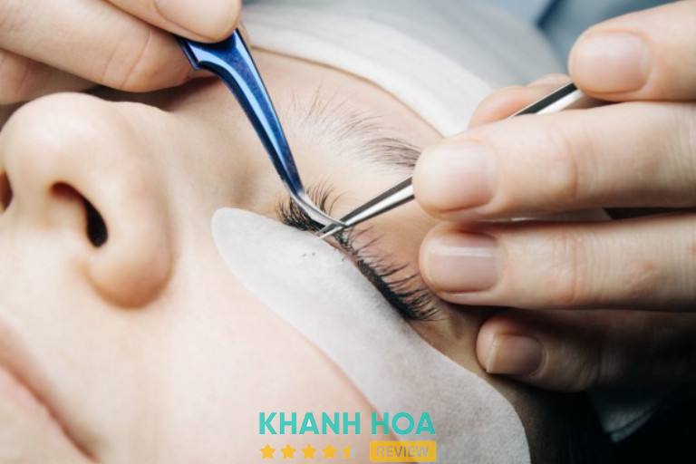 Tiệm Nhà Tuyết, Cam Ranh