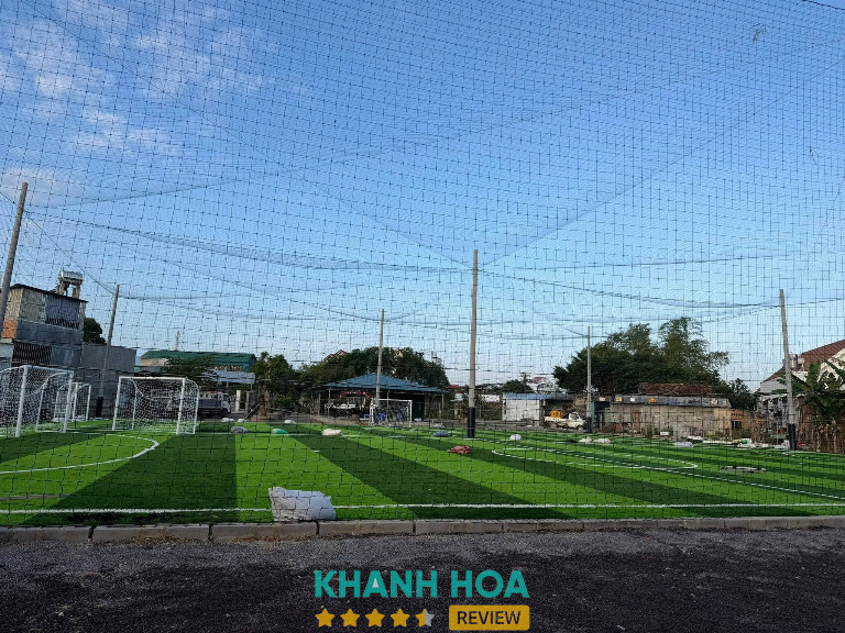 Sân Bóng Quốc Đạt – hình ảnh 1