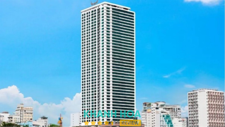 Vẻ ngoài kiêu hãnh của khách sạn Mường Thanh Luxury Nha Trang