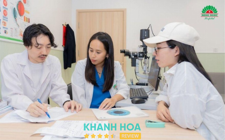 Không gian phòng khám vô khuẩn, sang trọng cùng dịch vụ hỗ trợ khách hàng tận tâm mang lại trải nghiệm y tế hoàn hảo cho mọi gia đình.